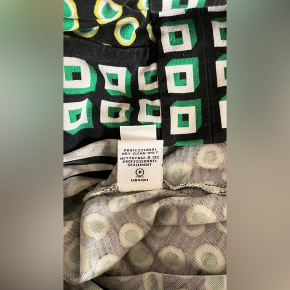Diane Von Furstenberg Silk Jersey Shirt Dress Green Black Print Button Up Size 2 - Picture 11 of 11